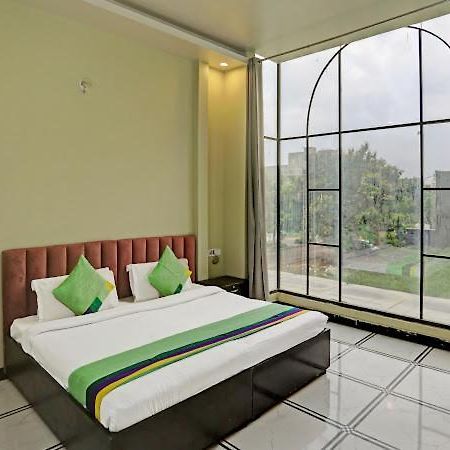 Отель Expo View Residency Большая Нойда Экстерьер фото